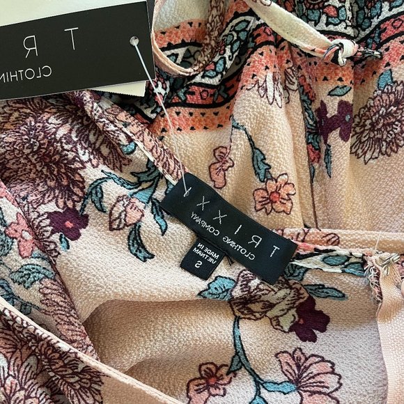 Blush Pink Floral Romper - Small - Picture 4 of 4